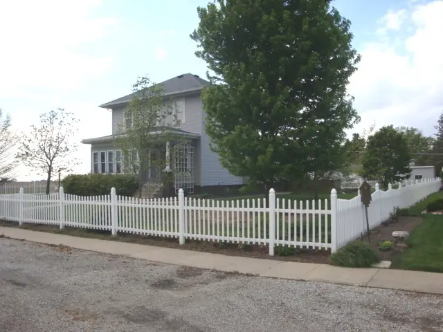 429 W Koplin Avenue, Cissna Park, IL 60924 - #3