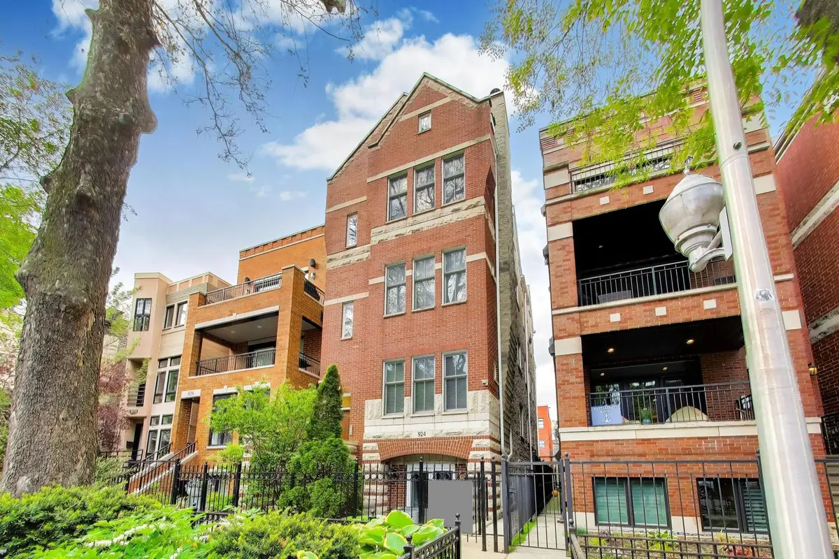 924 W Wolfram Street #1, Chicago, IL 60657 - #1