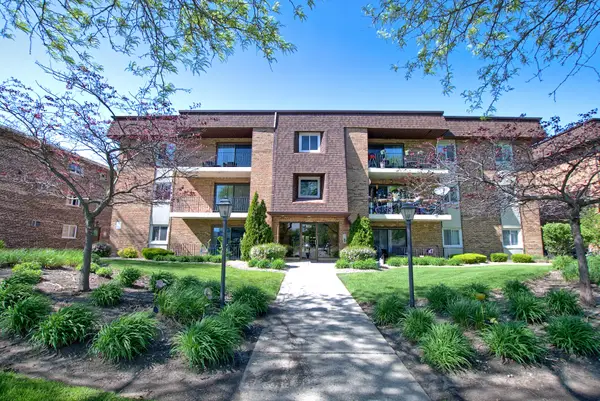 8924 W 140th Street #303, Orland Park, IL 60462
