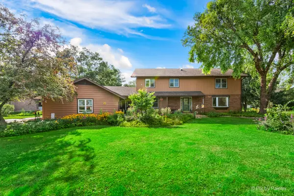 3305 Cardinal Lane, Woodstock, IL 60098