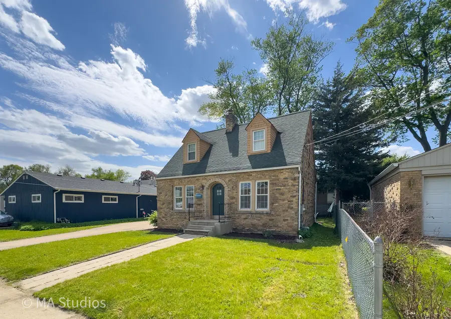 216 Wilcox Avenue, Elgin, IL 60123 - #3