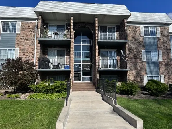 1617 N Windsor Drive #207, Arlington Heights, IL 60004