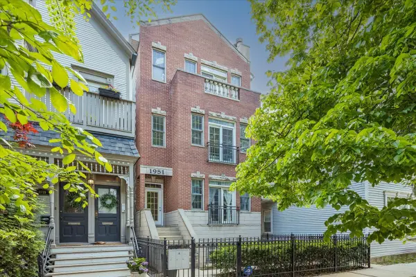 1951 W Melrose Street #2, Chicago, IL 60657