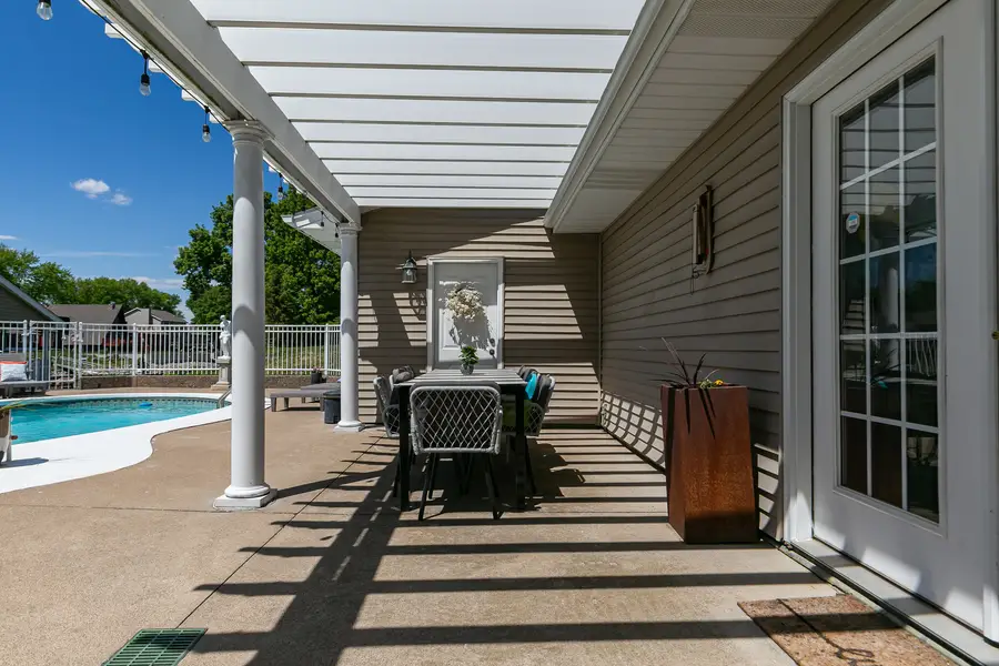 3530 E Harbor Drive, Bettendorf, IA 52722 - #3