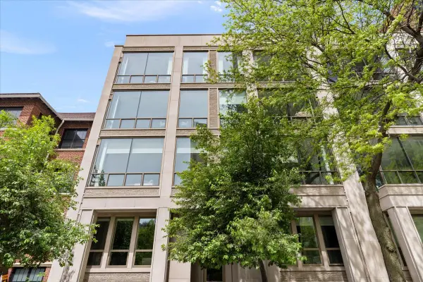 422 W Deming Place #4, Chicago, IL 60614