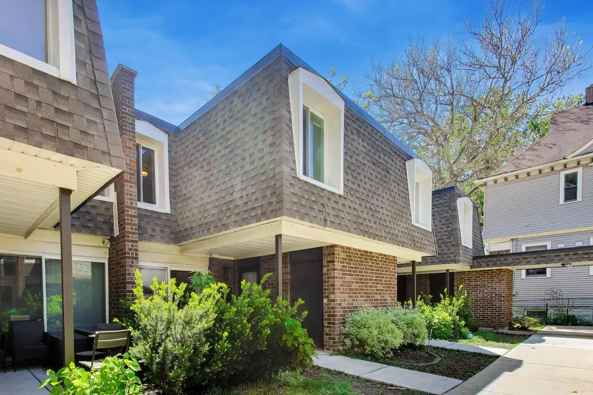 1623 W Belle Plaine Avenue, Chicago, IL 60613 - #1