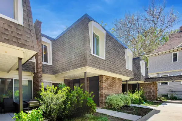 1623 W Belle Plaine Avenue, Chicago, IL 60613