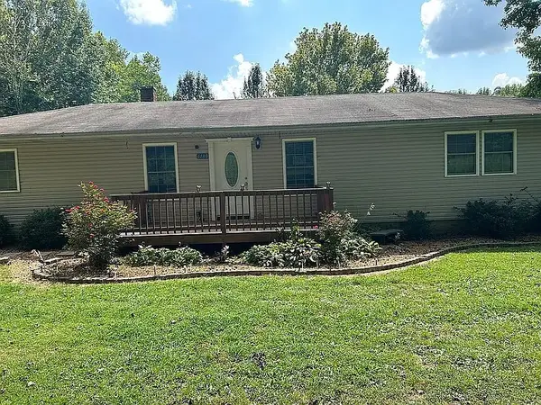 6180 Reevesville Road, Grantsburg, IL 62943