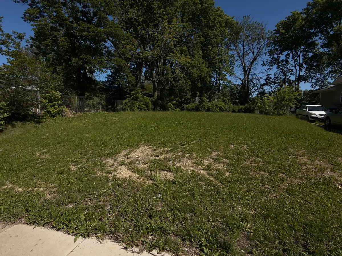 911 W Front Street, Bloomington, IL 61701 - #1