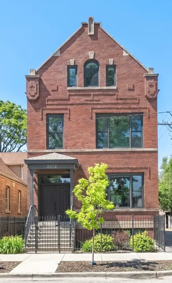 2312 W Charleston Street, Chicago, IL 60647