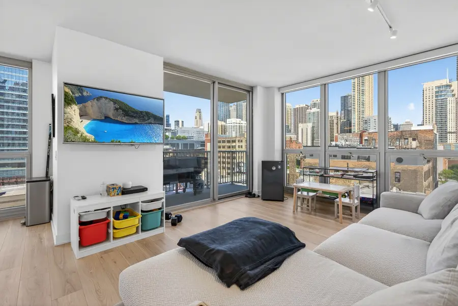 200 W Grand Avenue #806, Chicago, IL 60654 - #2