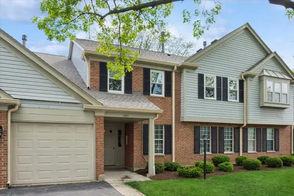 1303 Woodside Court #A1, Schaumburg, IL 60193