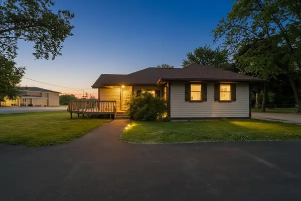 3537 N Lewis Avenue, Beach Park, IL 60087