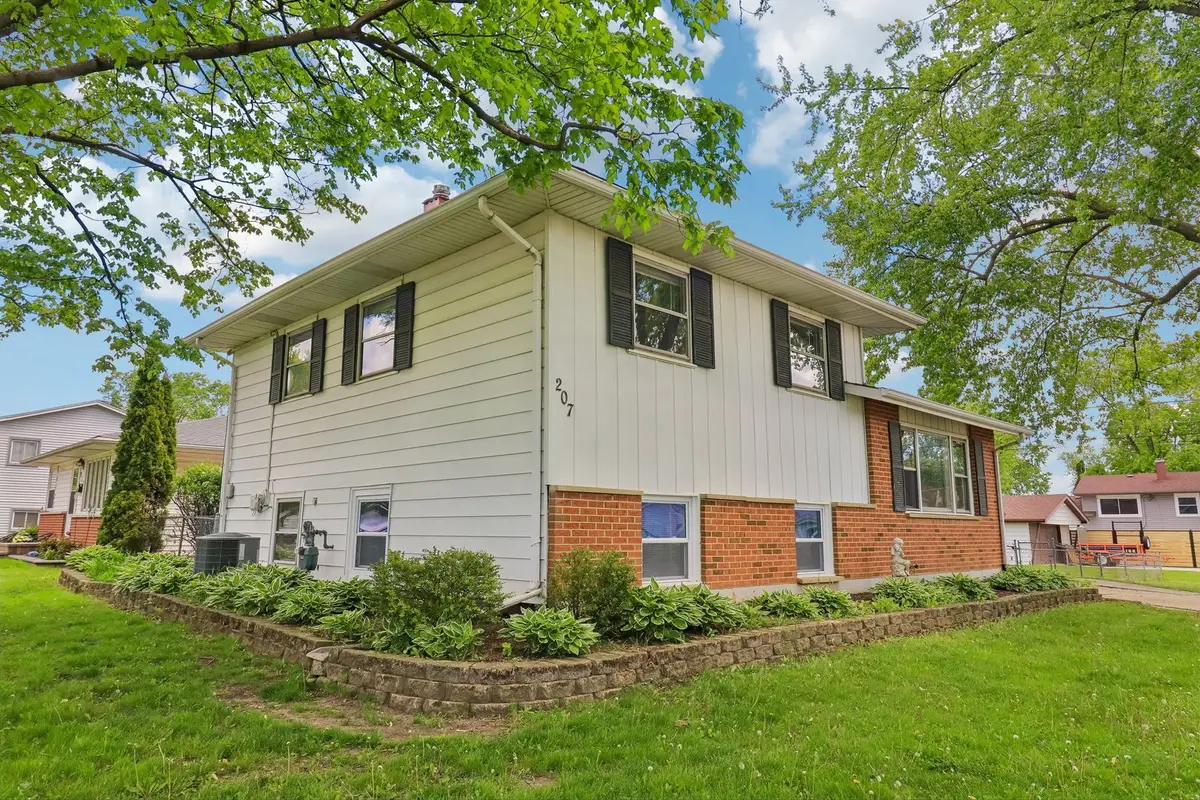 207 N Idlewild Avenue, Mundelein, IL 60060 - #1