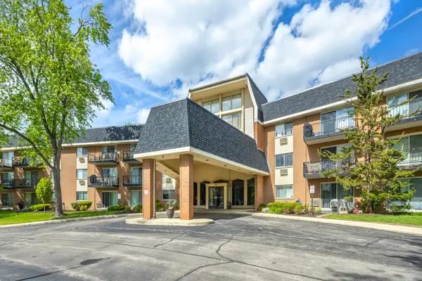 1198 Royal Glen Drive #304A, Glen Ellyn, IL 60137