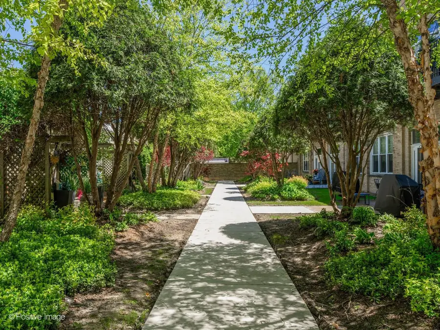 5823 N Ravenswood Avenue #106, Chicago, IL 60660 - #2