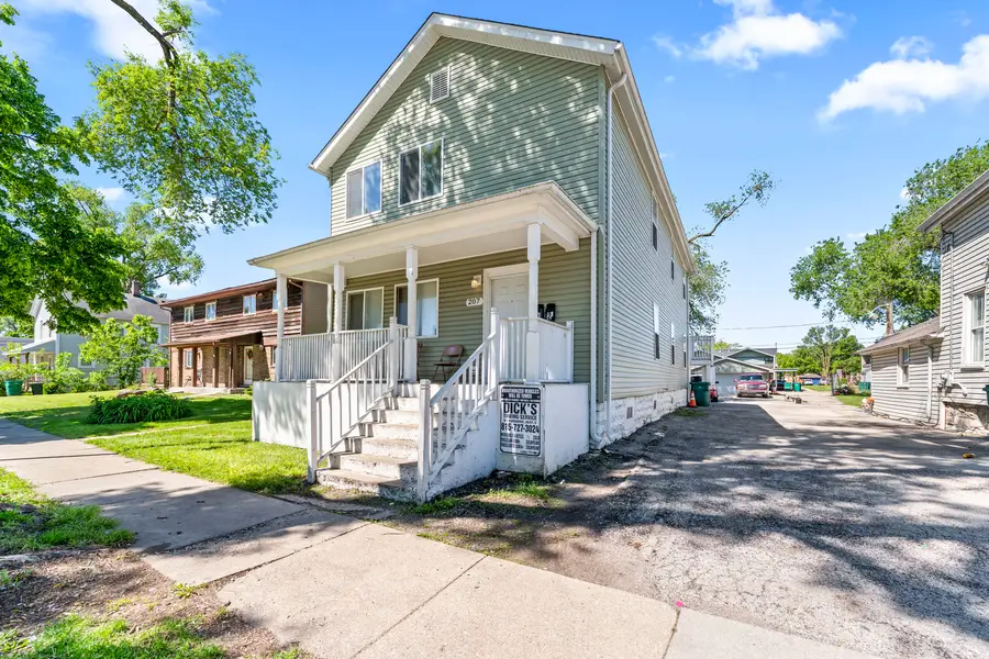 207 S Ottawa Street, Joliet, IL 60436 - #2