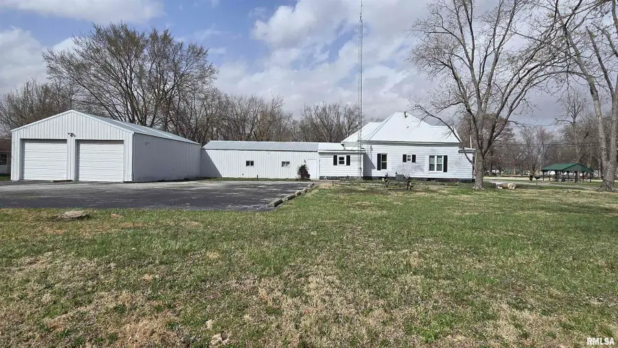 205 Shaw Street, Harrisburg, IL 62946 - #3
