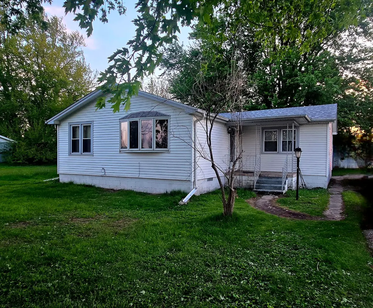488 S 10000w Road, Bonfield, IL 60913 - #1