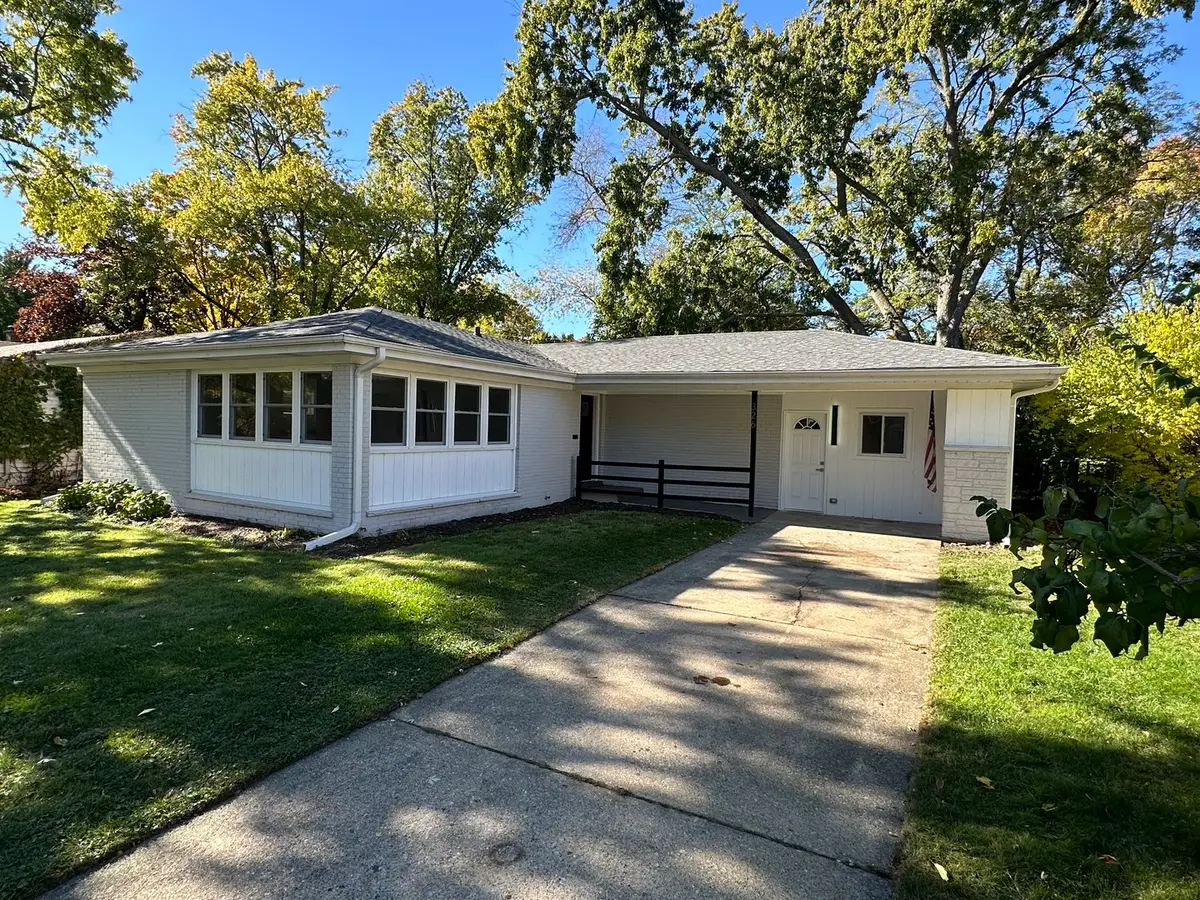 326 Indian Drive, Glen Ellyn, IL 60137 - #1