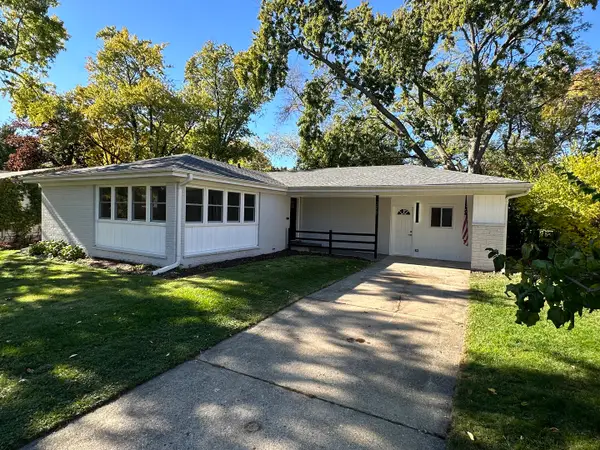 326 Indian Drive, Glen Ellyn, IL 60137