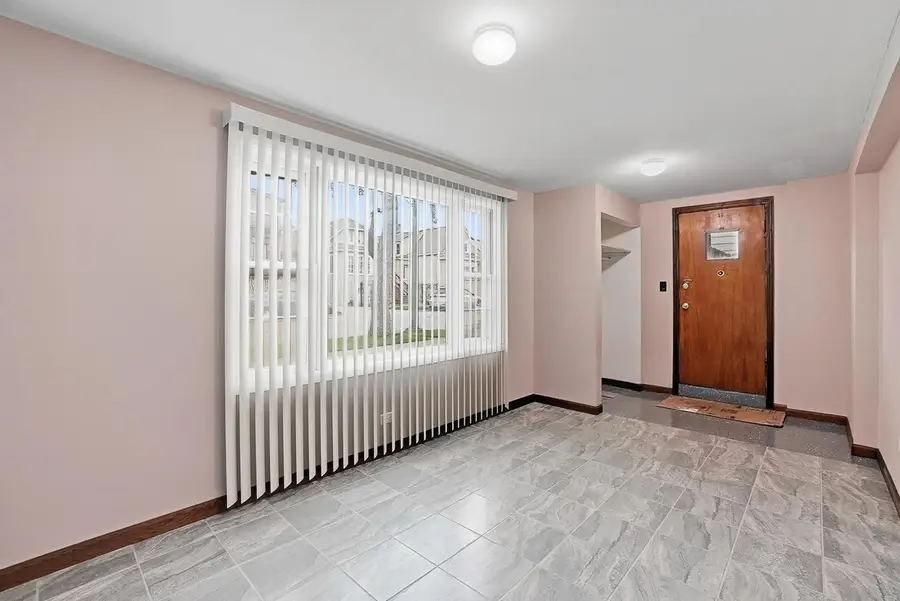 10633 S Avenue M, Chicago, IL 60617 - #3