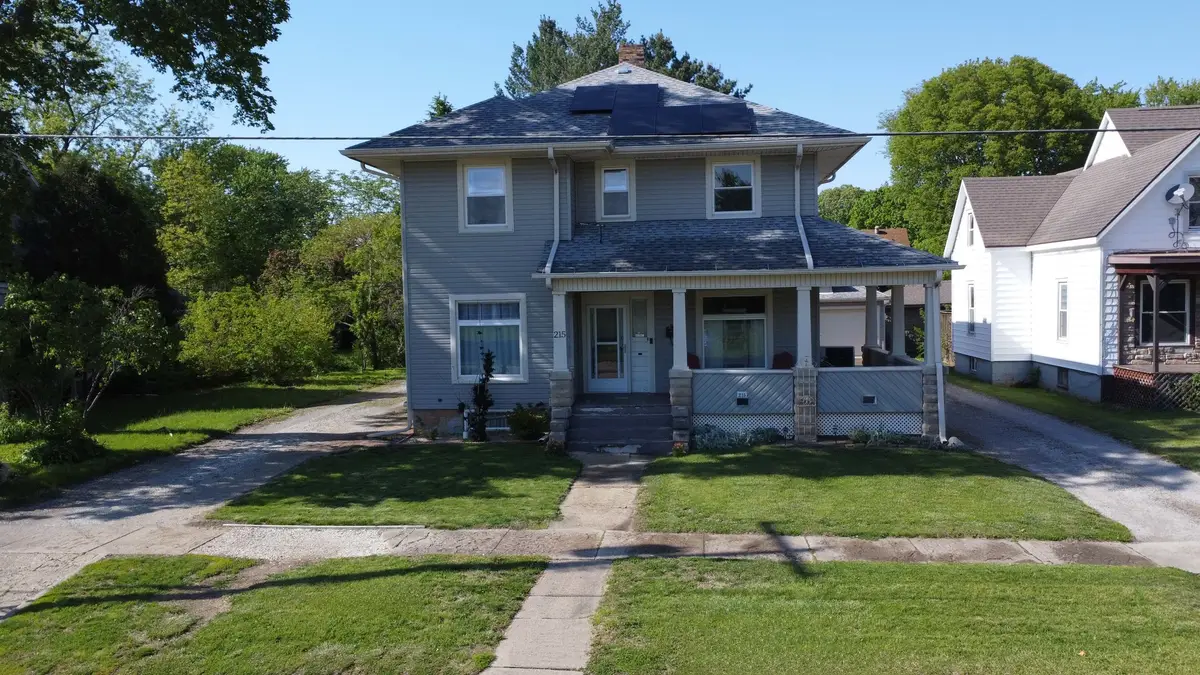 215 W Jones Street, Milford, IL 60953 - #1