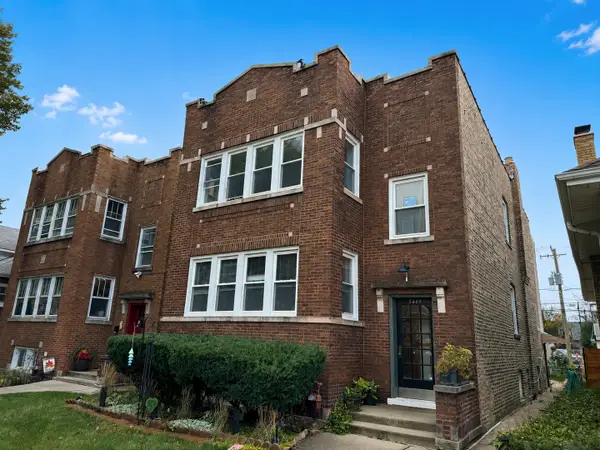 5449 W Melrose Street, Chicago, IL 60641
