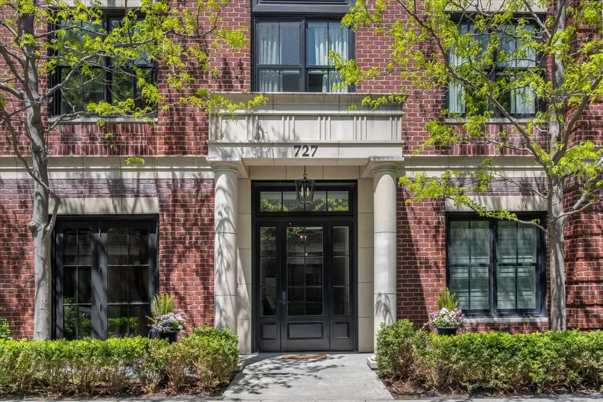 727 N Mckinley Road #100, Lake Forest, IL 60045 - #1