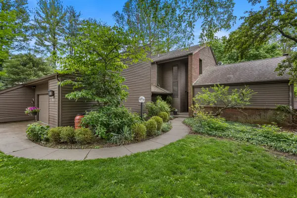 905 Barclay Court, Champaign, IL 61821