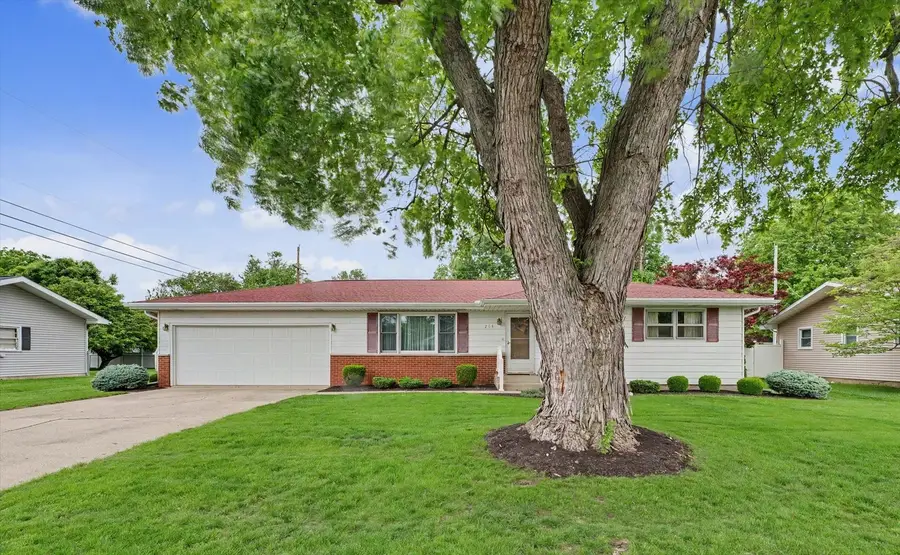 204 Douglas Drive, Tuscola, IL 61953 - #3