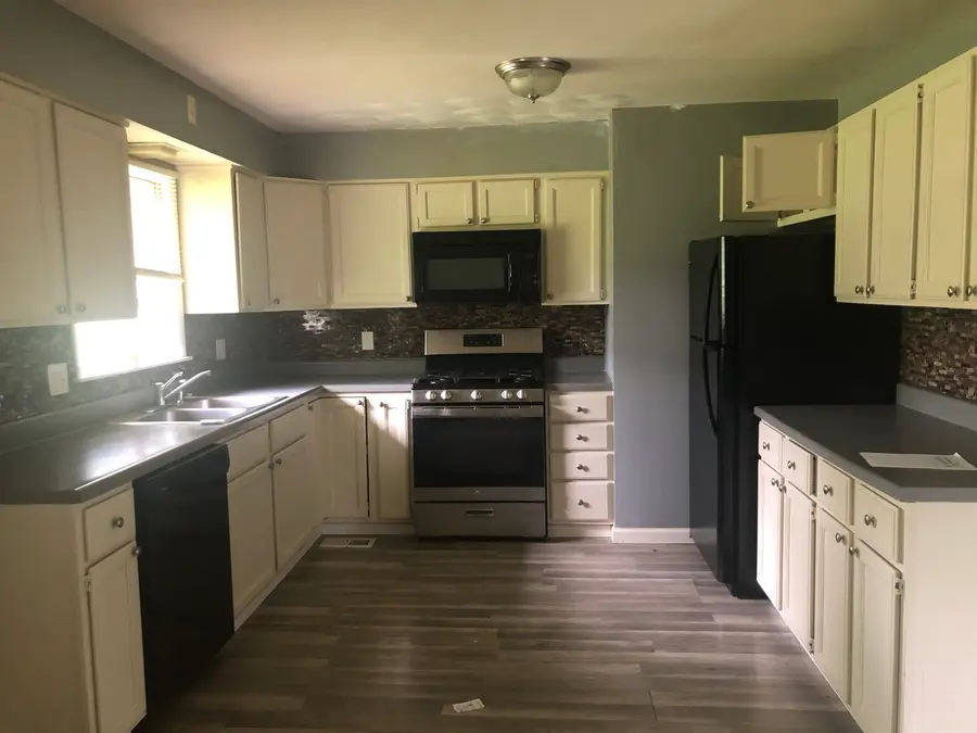 301 W Main Street, Colfax, IL 61728 - #3