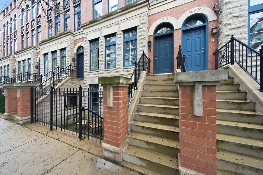 367 W Superior Street #B, Chicago, IL 60654 - #2
