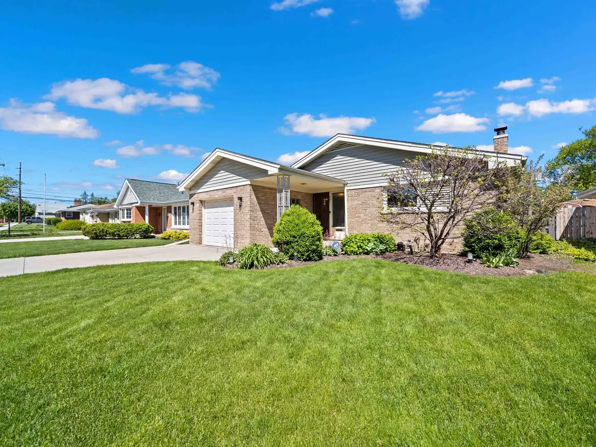 921 N Western Avenue, Park Ridge, IL 60068 - #1