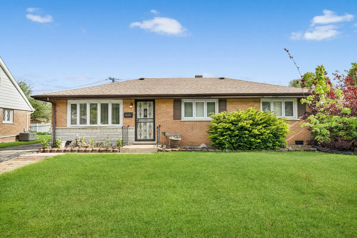 7030 Saratoga Drive, Bridgeview, IL 60455 - #1
