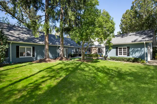 980 Brand Lane, Deerfield, IL 60015