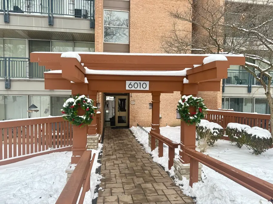 6010 Oakwood Drive #5D, Lisle, IL 60532 - #2
