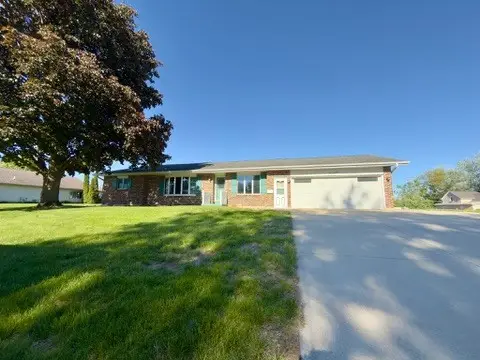 100 6th Street, Fulton, IL 61252