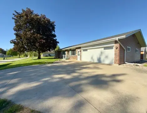 100 6th Street, Fulton, IL 61252 - #2