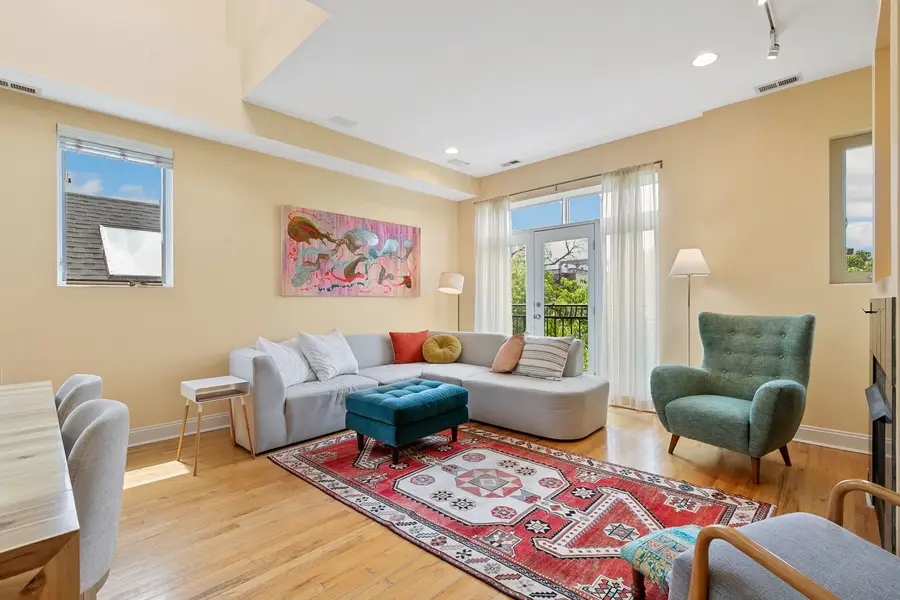 945 N Honore Street #3, Chicago, IL 60622 - #3
