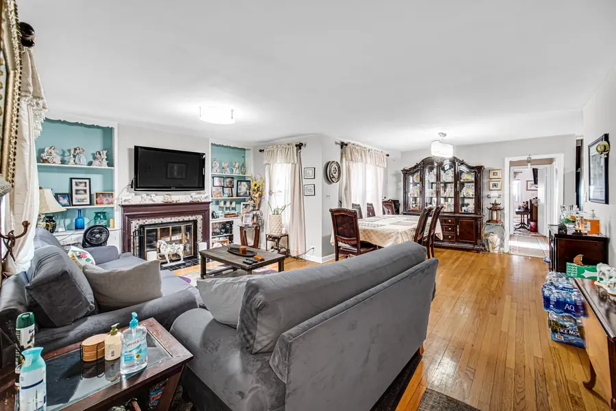 1604 Dobson Street, Evanston, IL 60202 - #3