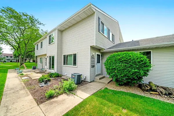 1837 Kerrybrook Court, Sycamore, IL 60178