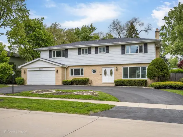 2626 Farnsworth Lane, Northbrook, IL 60062
