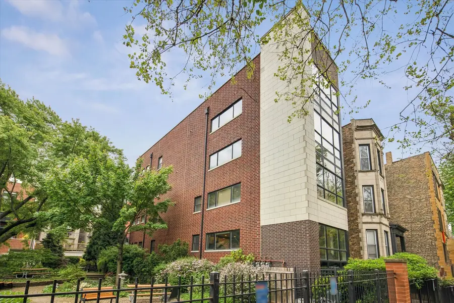 821 W Roscoe Street #1, Chicago, IL 60657 - #2