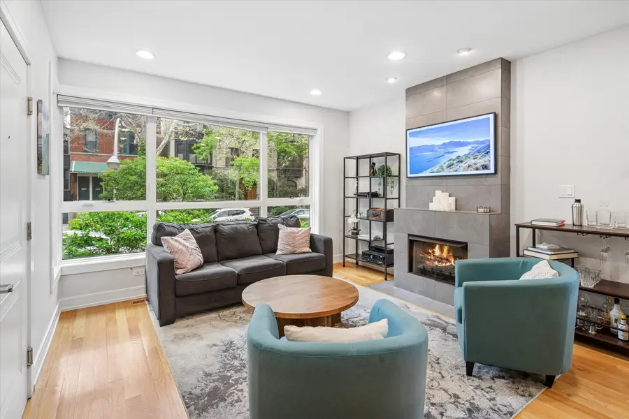 821 W Roscoe Street #1, Chicago, IL 60657 - #3