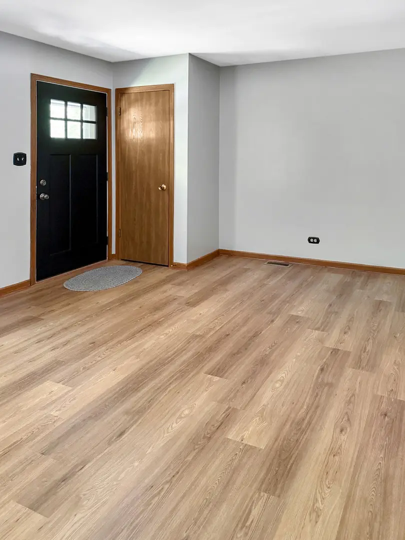 11142 S Sawyer Avenue, Chicago, IL 60655 - #2