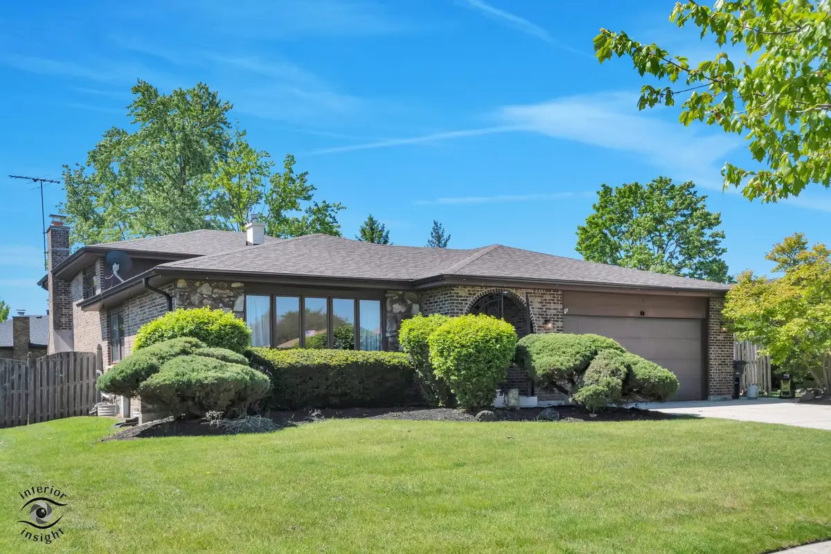 825 Walnut Drive, Darien, IL 60561 - #1