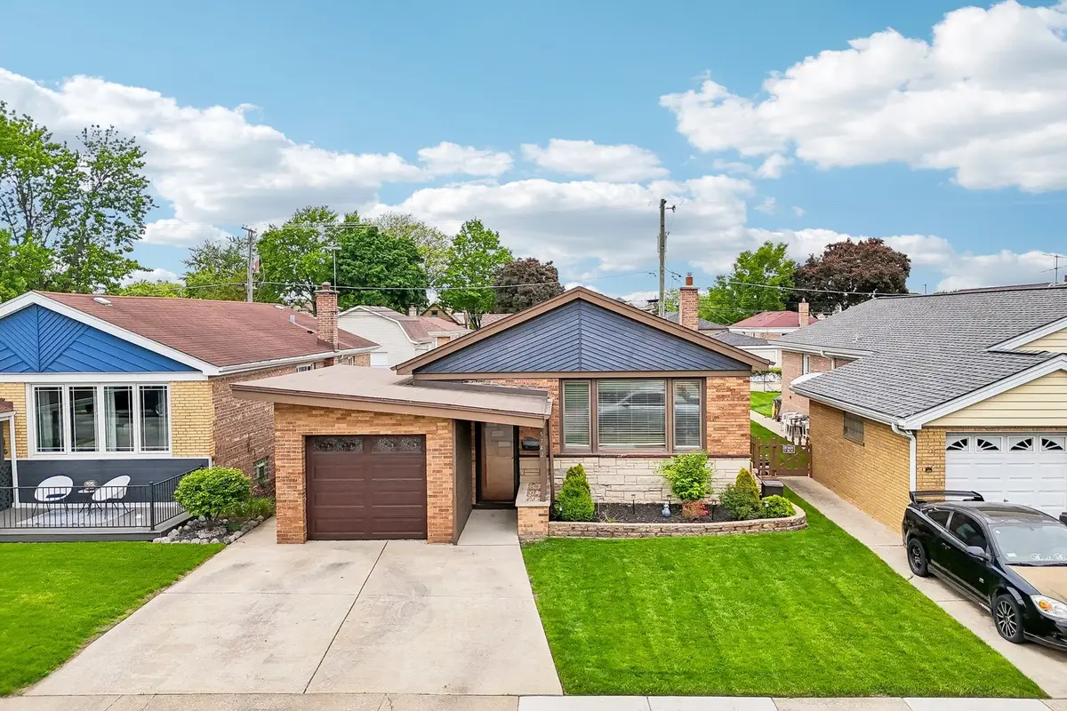 5742 S Rutherford Avenue, Chicago, IL 60638 - #1