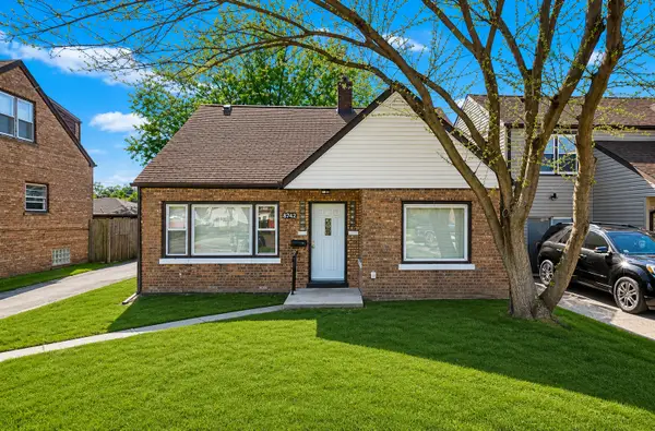 8742 S Washtenaw Avenue, Evergreen Park, IL 60805