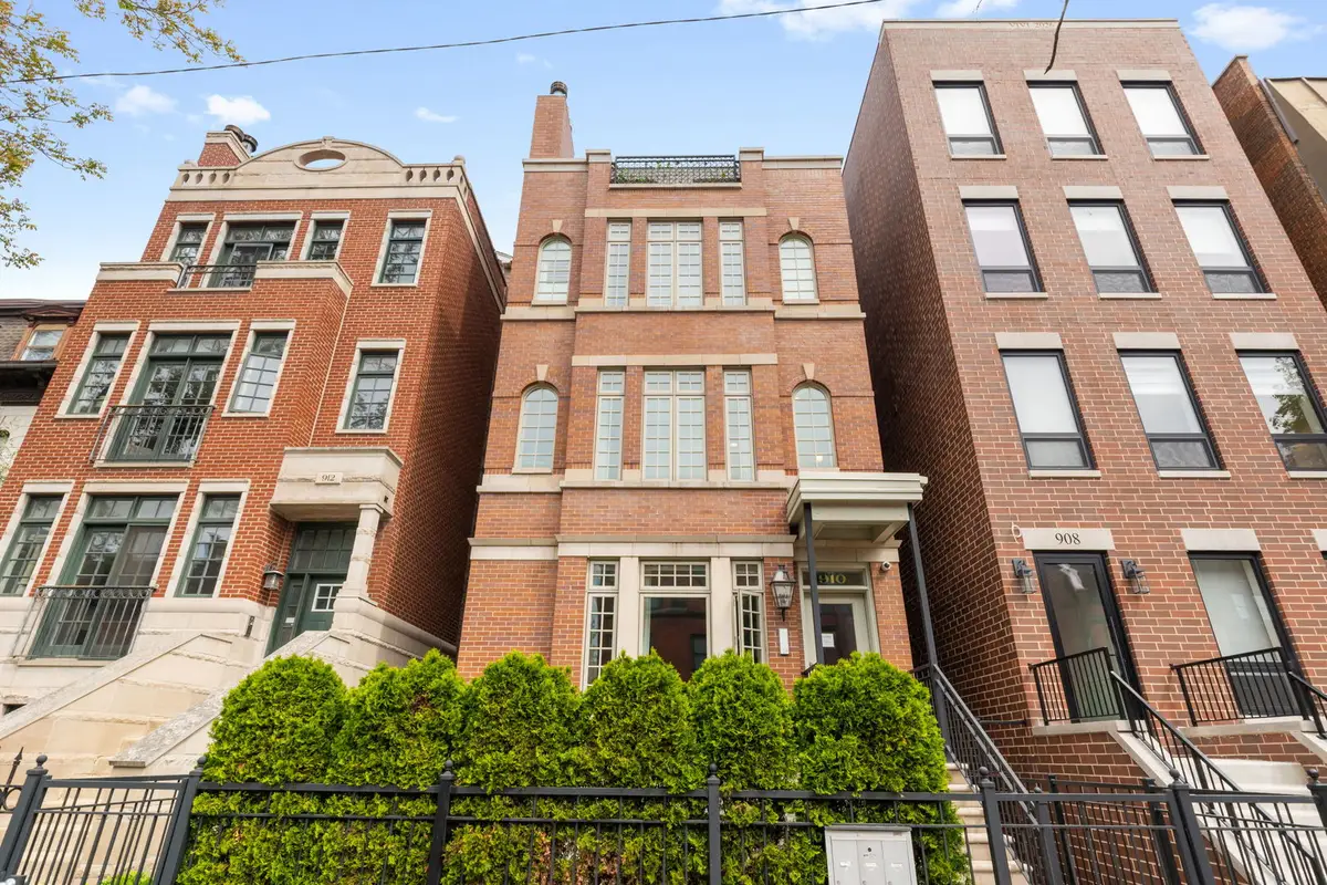 910 W Fullerton Avenue #2, Chicago, IL 60614 - #1